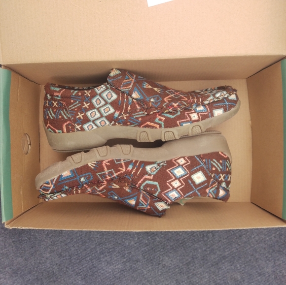 New Aztec Roper Shoes - Picture 2 of 7